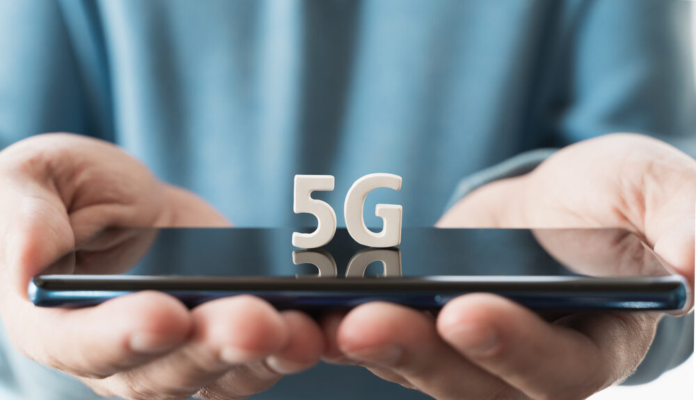 Mobile,Phone,,Smartphone,With,5,G,Wireless,High,Speed,Internet shutterstock 1828310915 1 e1639506278259